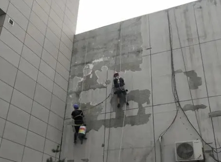 江永楼顶漏水维修公司分享下江永外墙防水的注意事项